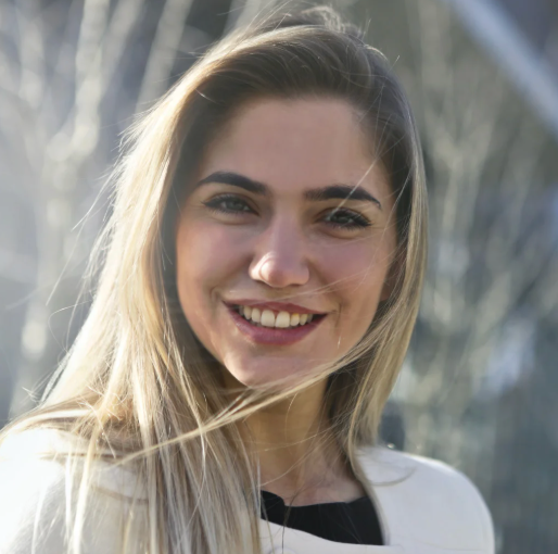 Sophie L.